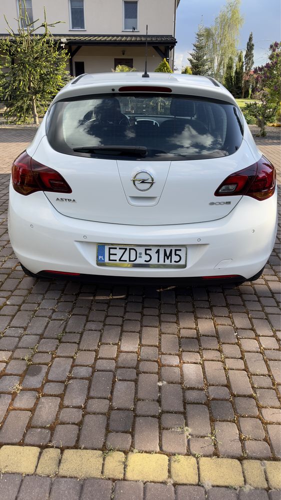 Opel Astra 1.7 CDTI, 130 KM, r. 2012.