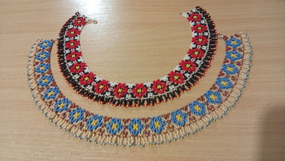 Силянка із бісеру, кольє