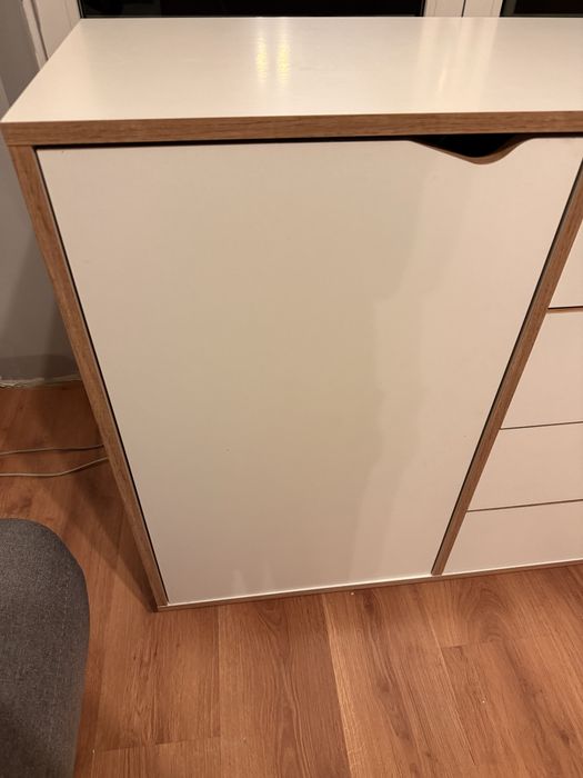 komoda biala z szfakami stan idealny
