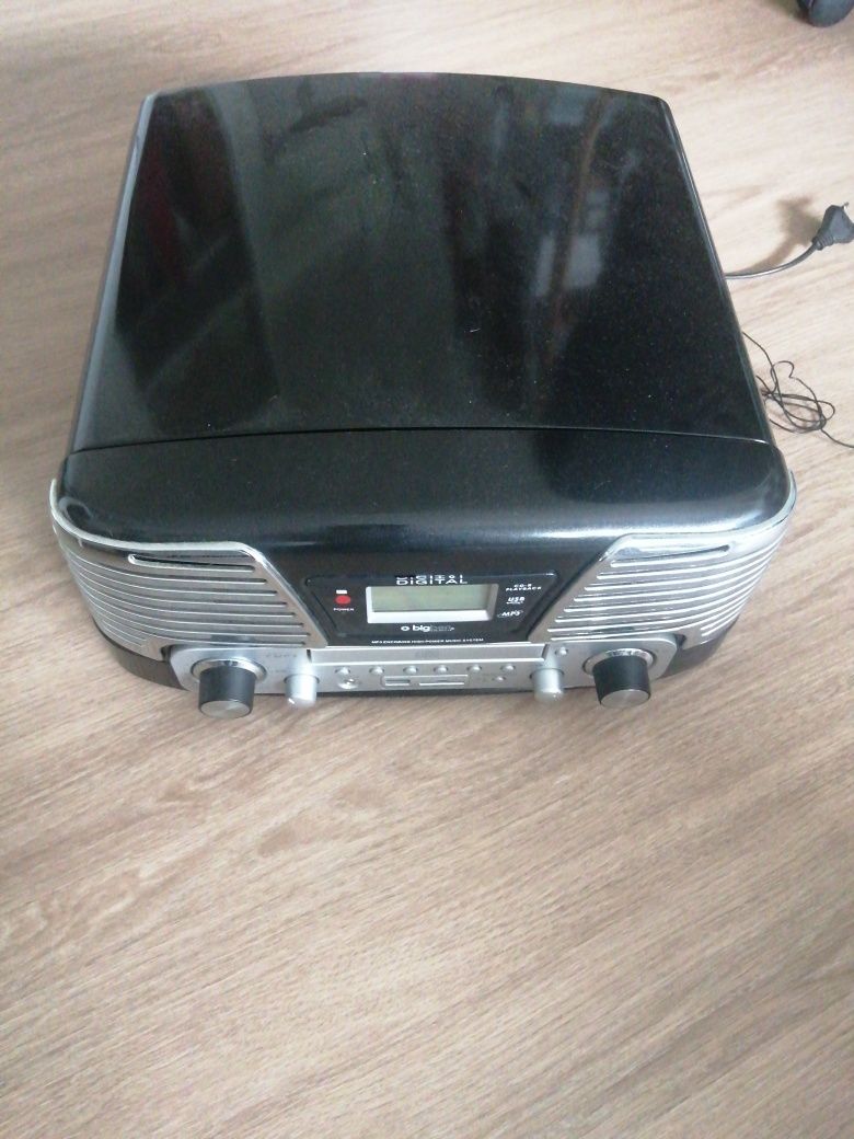 Gira discos com leitor de cartão USB e cd