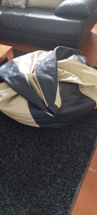 Conjunto sofás  em pele azul escuro