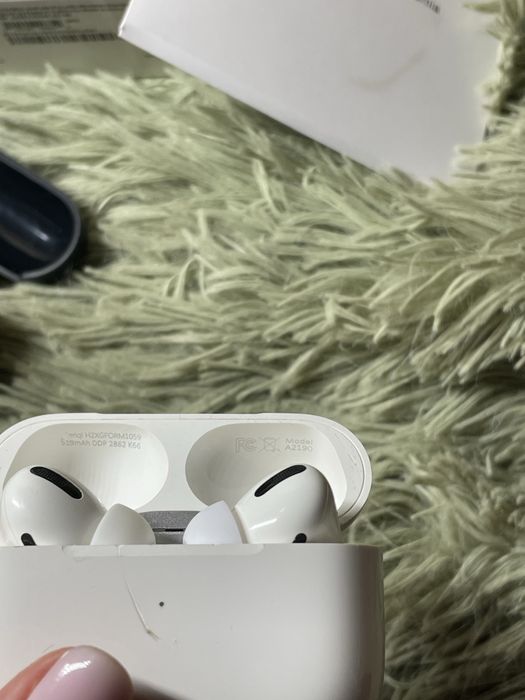 AirPods Pro орігінал