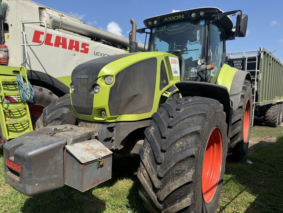 Трактор Claas Axion 940