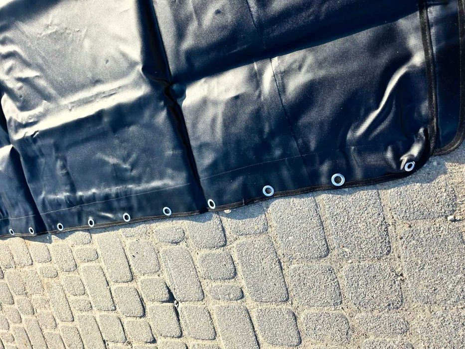 Plandeka UAZ 469 NOWA czarna z szybą