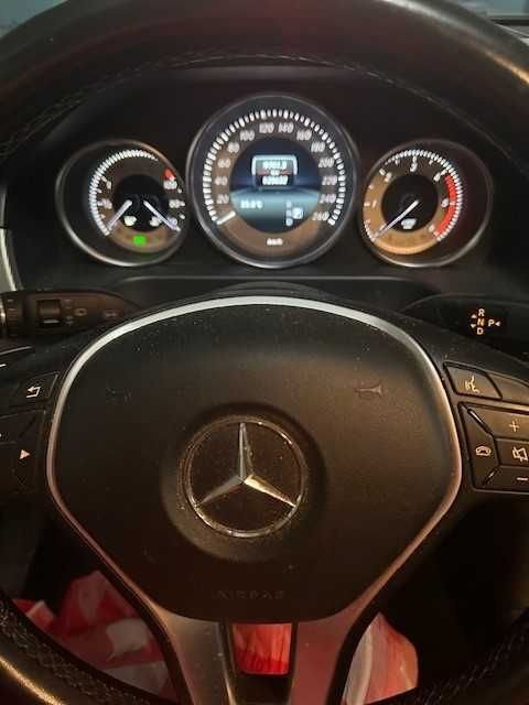 Carrinha Mercedes E220, Gasóleo, 125632 Km, automática, Avantgarde