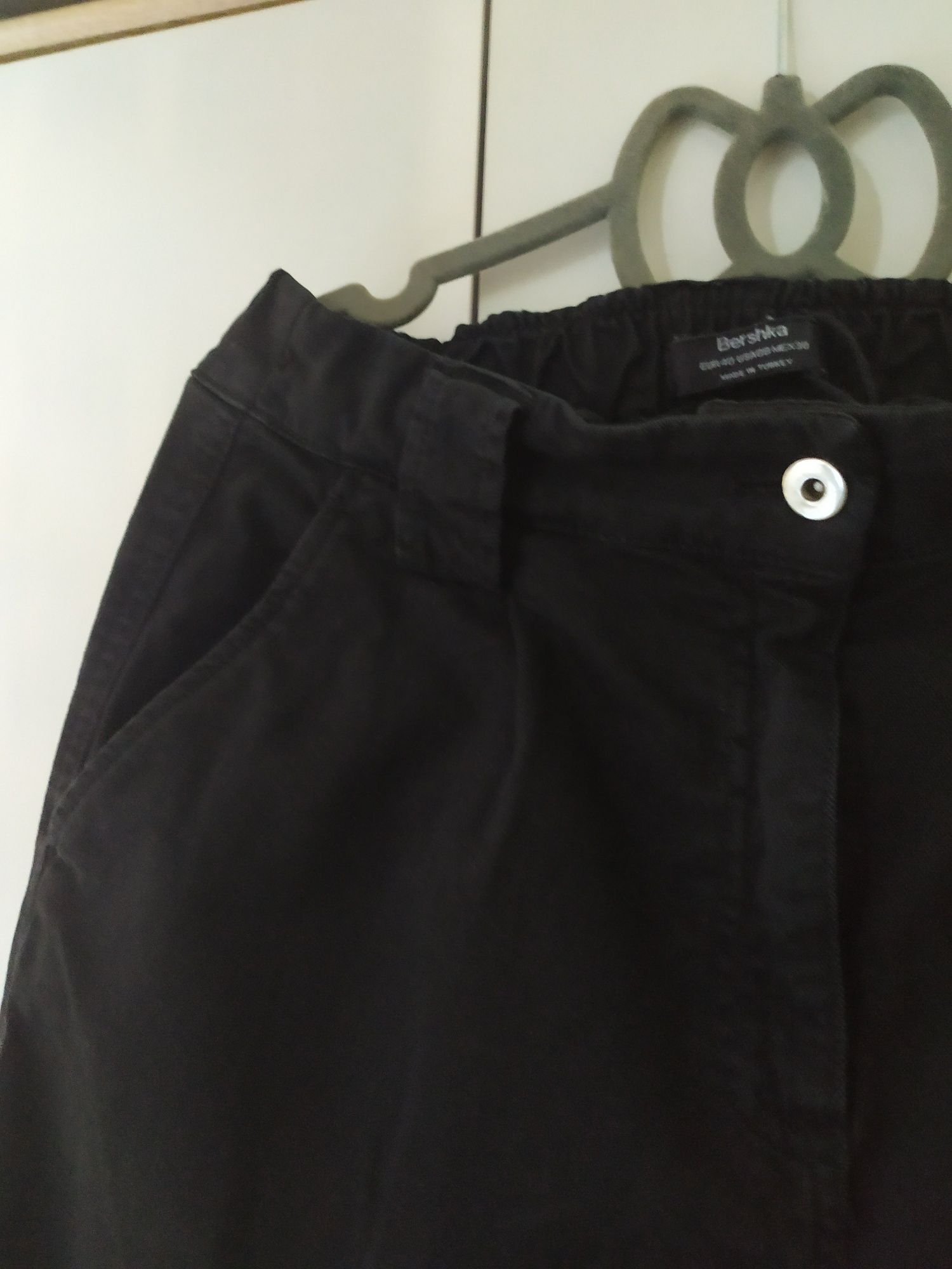 Spodnie jeans damskie 40 Bershka czarne