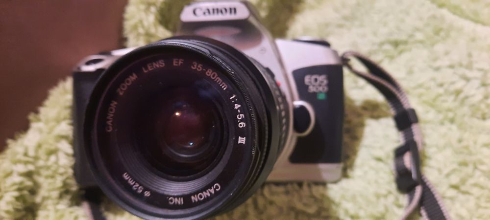 ** Canon EOS 500