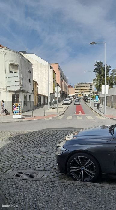 Vendo Garagem Fechada (Centro da cidade)