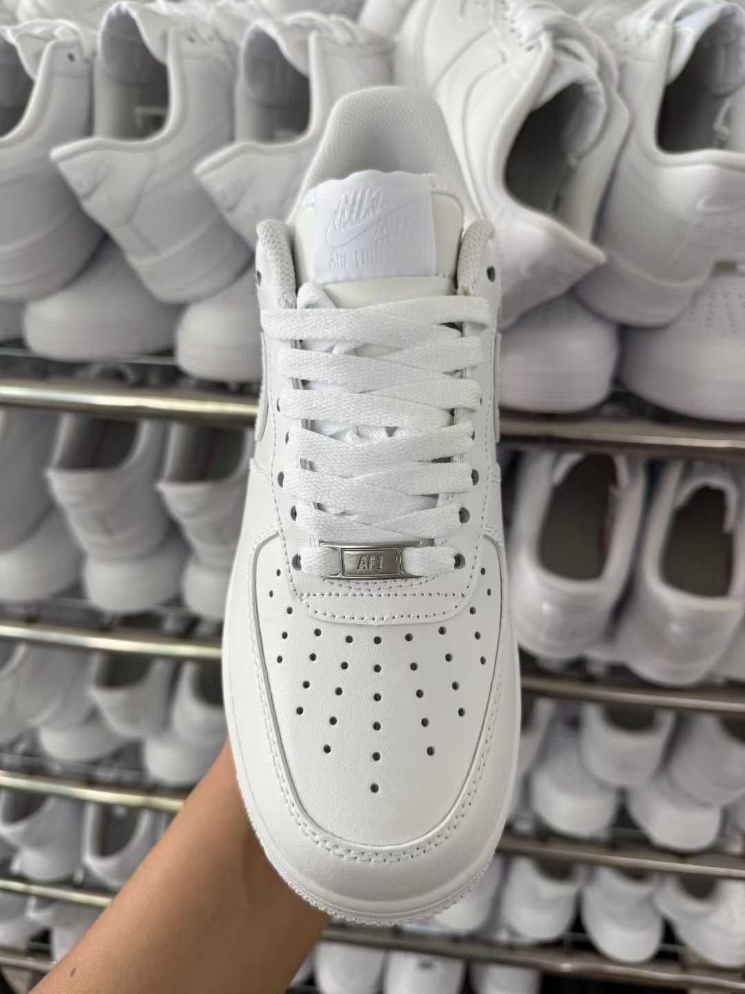 Nieużywane - Nowe buty, AirForce1LowWhite (Biały), Rozmiar 40
