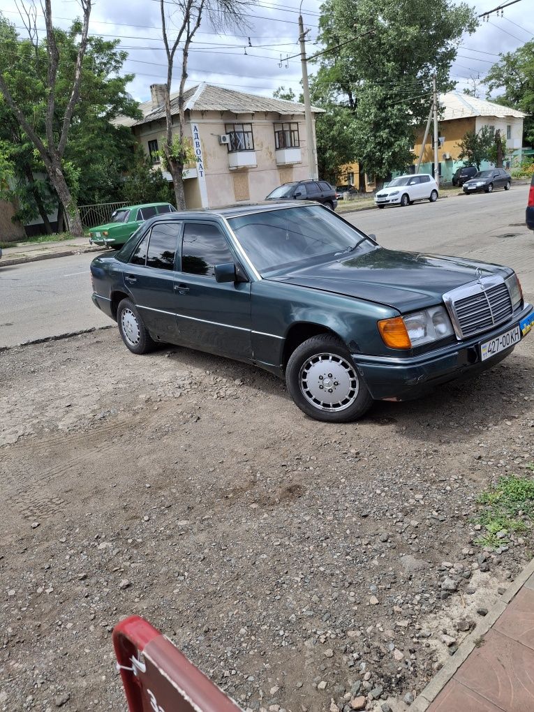 Авто на ходу сів поїхав