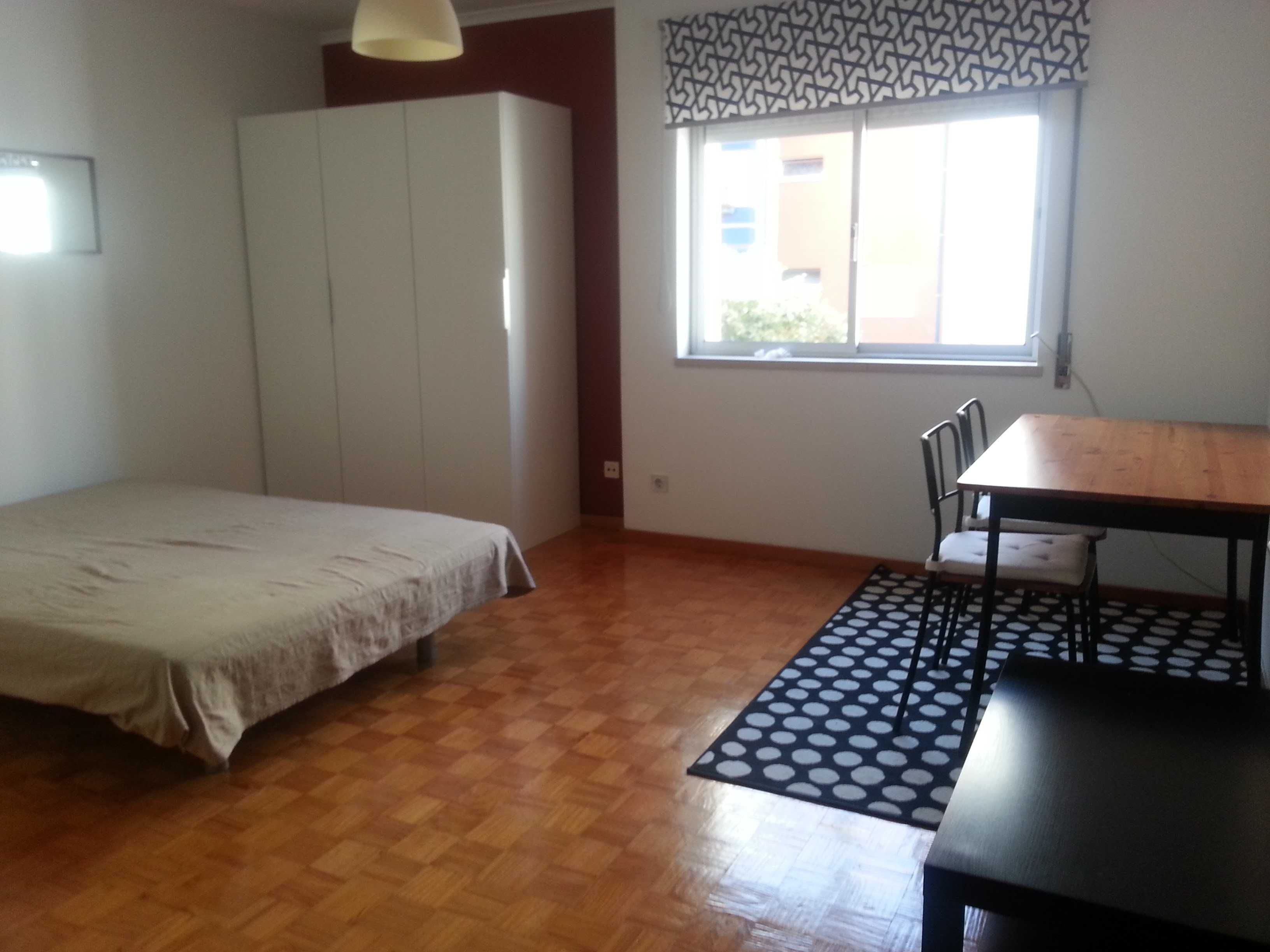 Quarto somente a ESTUDANTE