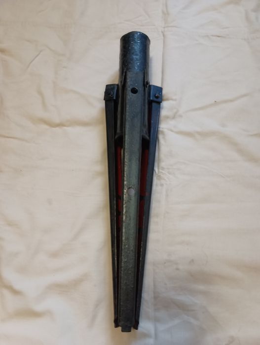 Подставка под ёлку , тринога