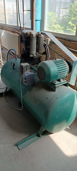 Компресор Елджи 1000 л/хв.