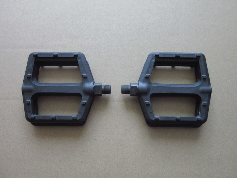 Pedały platformowe VP .