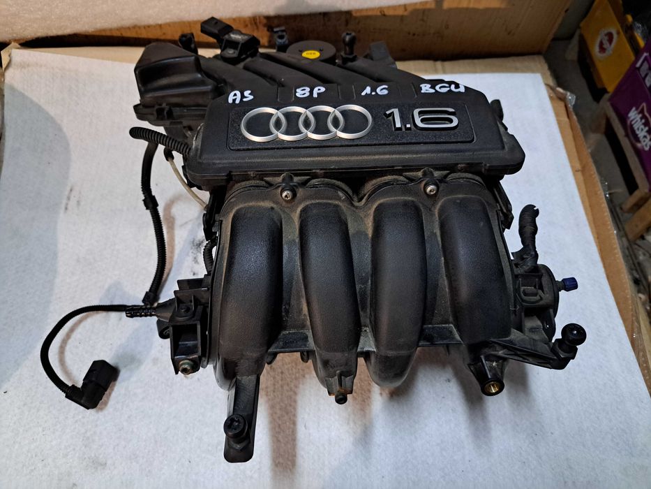 Kolektor ssący wtryski Audi A3 8P 1.6 BGU