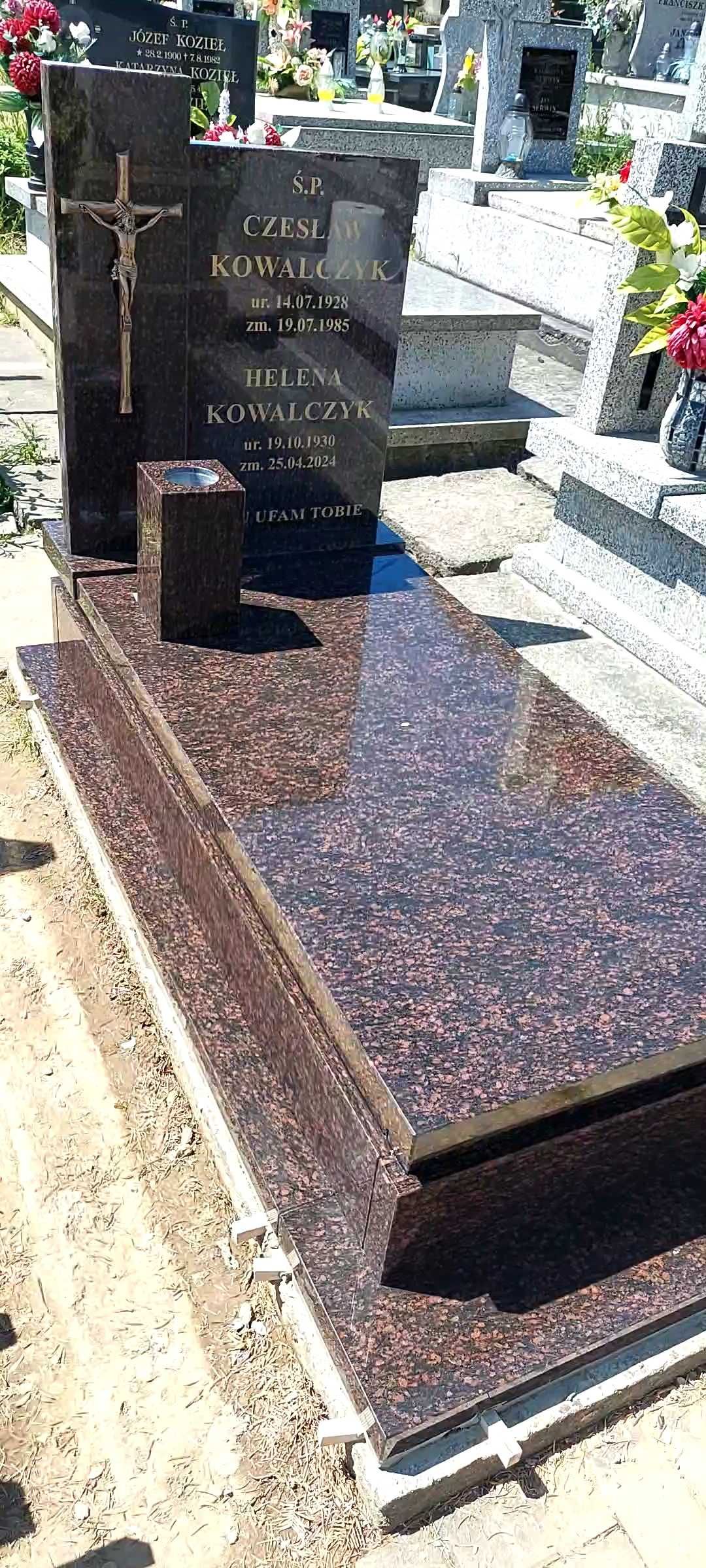 Nagrobek granitowy