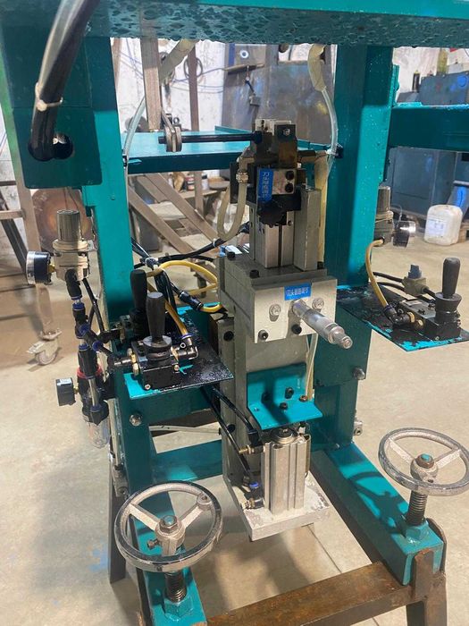 Suporte Móvel para Soldadura a Indução