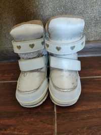 Зимові ботинки для дівчинки 22 розмір