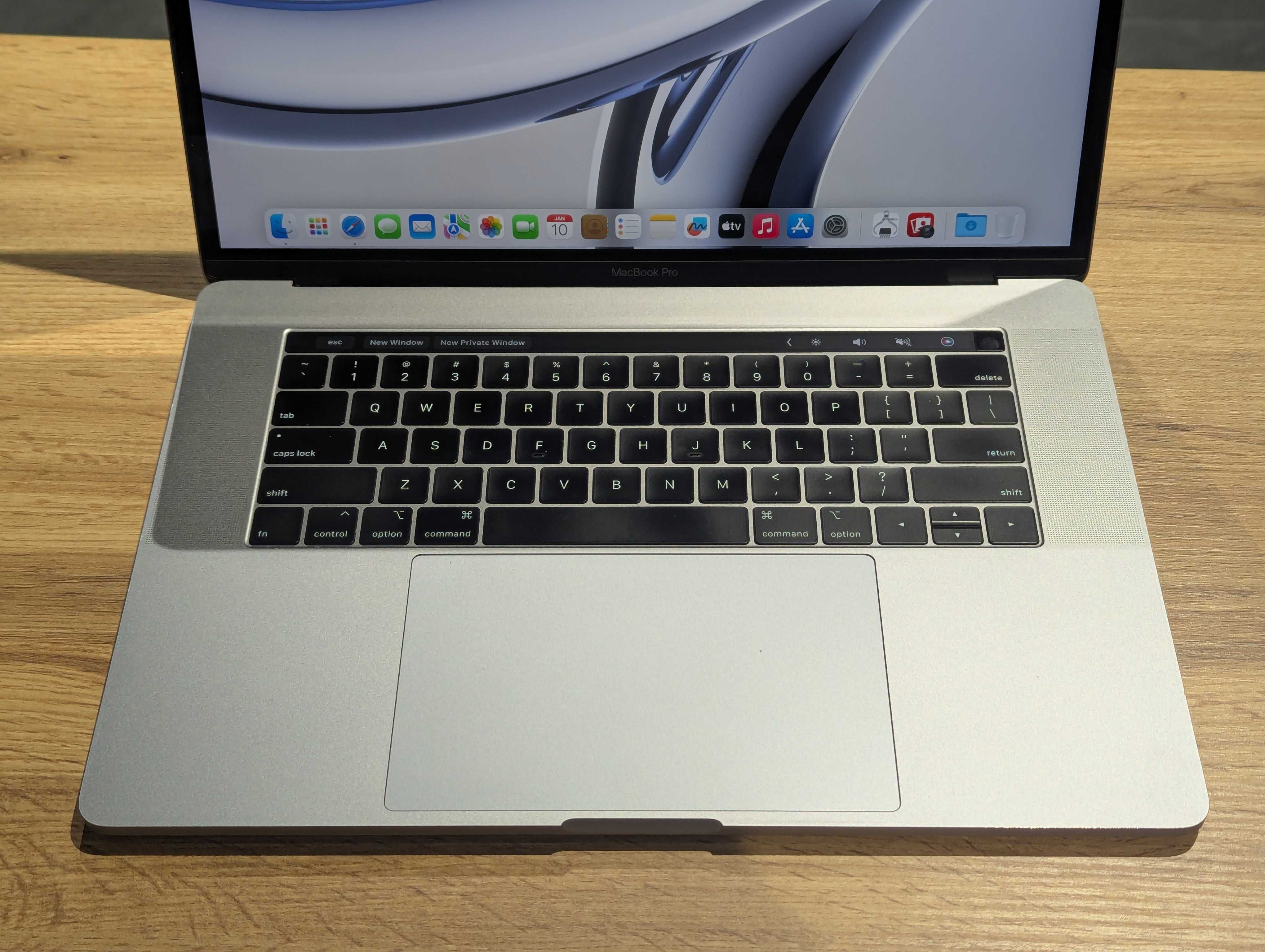 Macbook pro 15 2018 i9 2.9ghz 16/512gb pro 560x 4gb