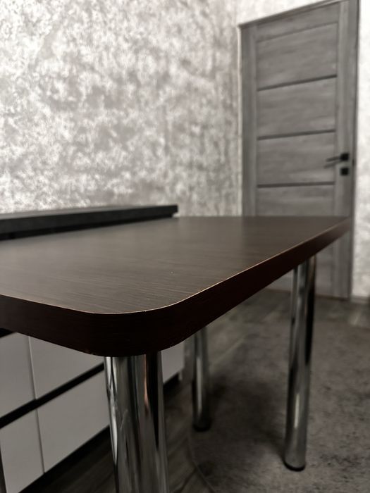 Продам куханный стол