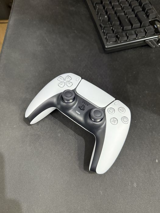 Sony Dualsense PS5 controller