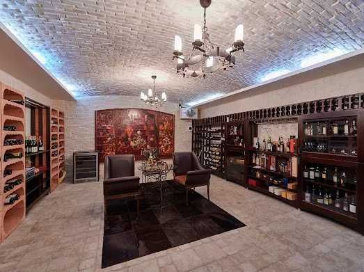 Продам резиденцію 1200 м2 з ремонтом на 3-га лісу Новообухівська траса