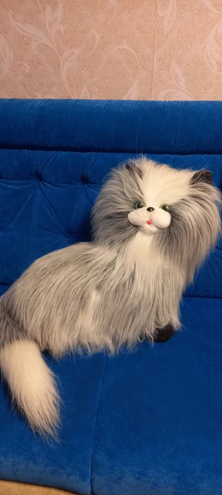 Велика іграшка в гарному стані