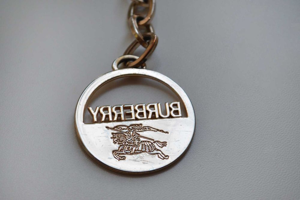 Брелок Burberry для сумки ключей украшение