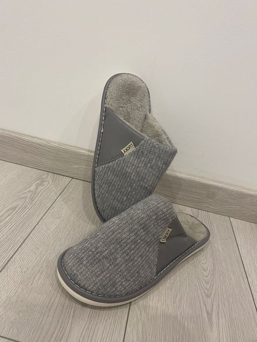 Чоловічі домашні тапочки .