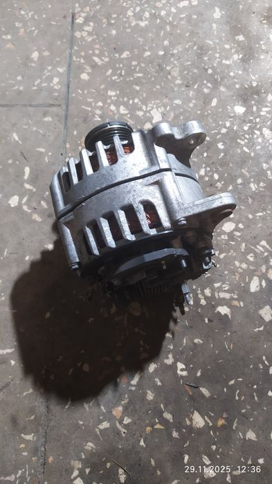 Генератор VW атлас  3.6 бензин, Накладка Лев пер ручку двери VW  ат