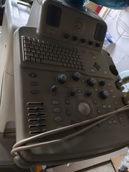 Aparat USG GE LOGIQ 3 używany niesprawny monitor