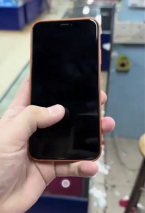 Корпус на Iphone XR и 11 в виде 17 PRO