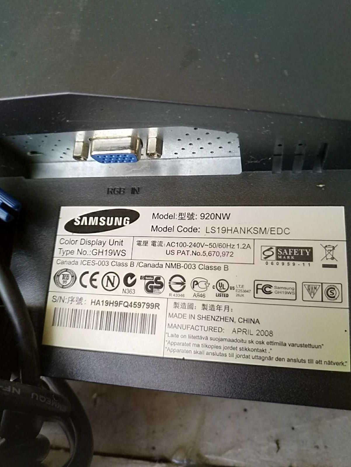 Samsung  SyncMaster920NW монитор