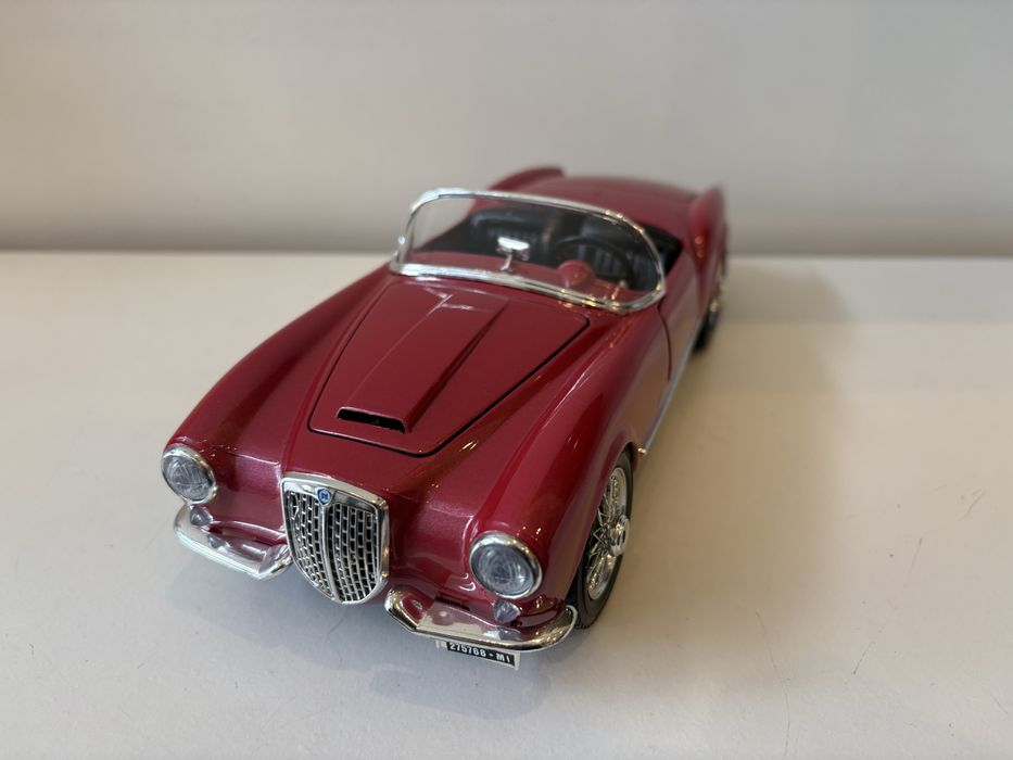 Model Lancia Aurelia B24 Spider 1:18 BBurago Burago (maisto welly)