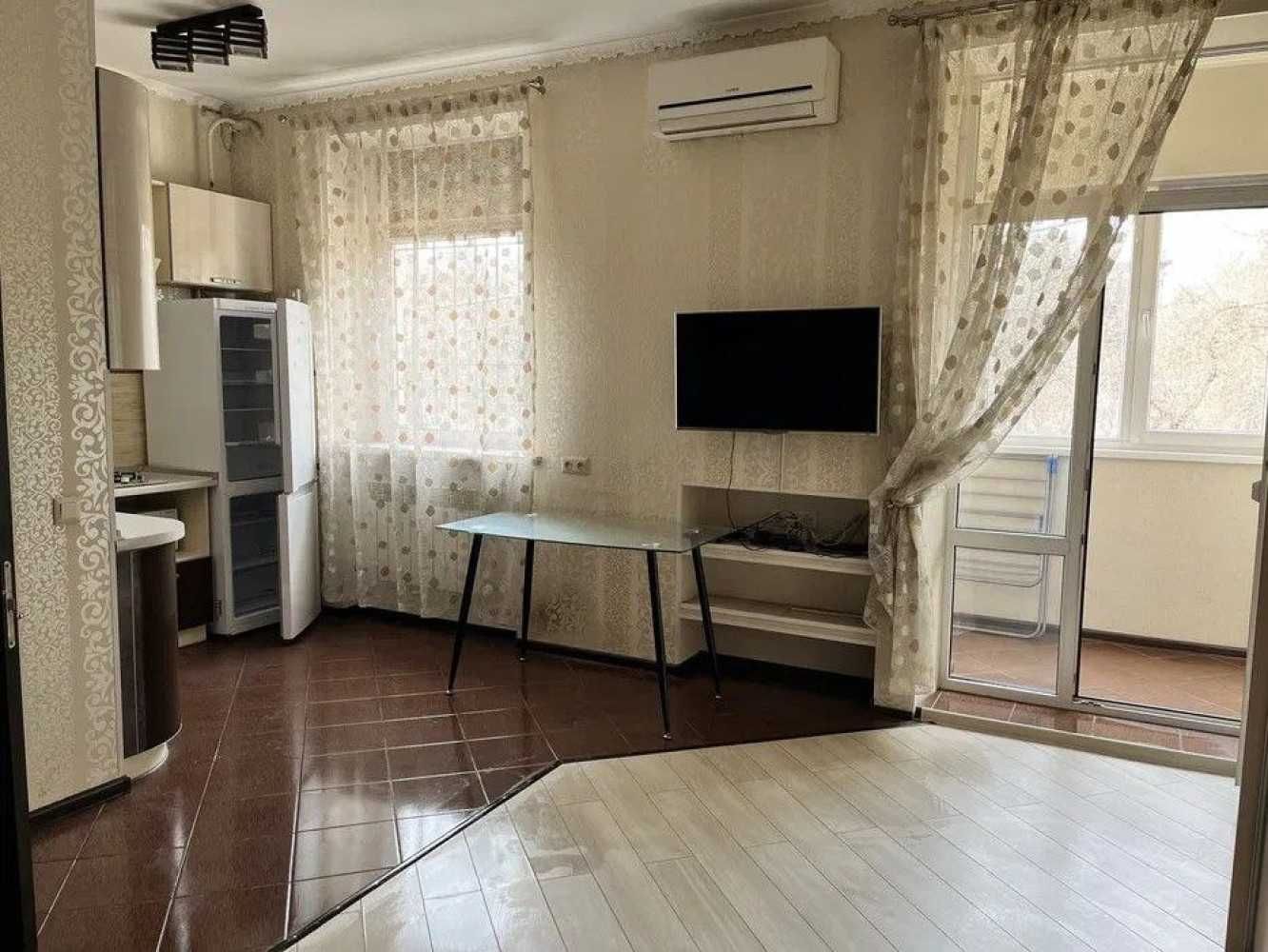 У продажу 1-кімнатна квартира в центрі, будинок Сталінка