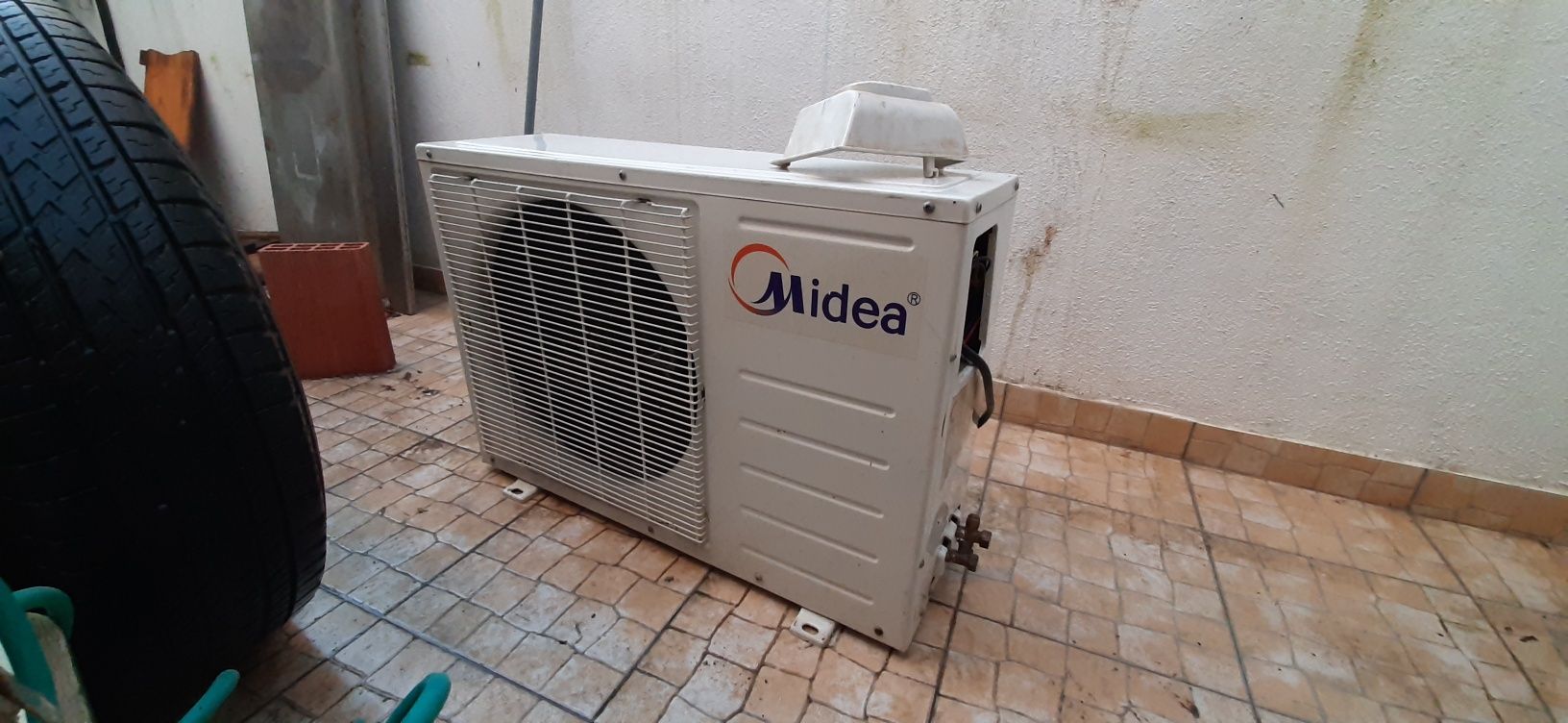 AC exterior marca Midea