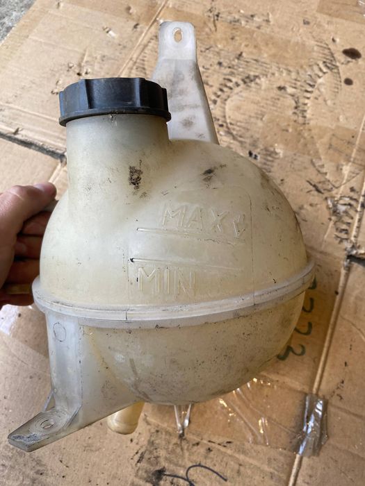 Расширительный бачек Ford Transit 2.0 tdi 2000-2006 год дизель