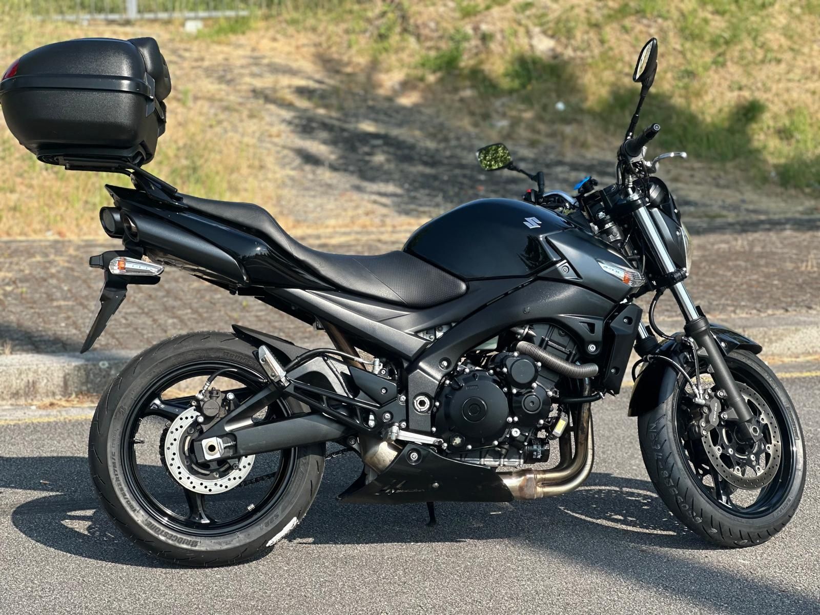 Suzuki GSR 600 Naked