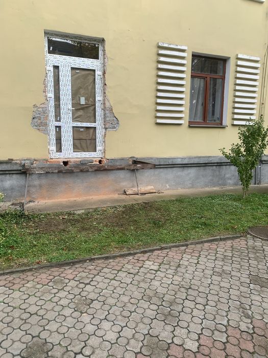 Оренда приміщення, Львівська область, селище Добротвір, комерція