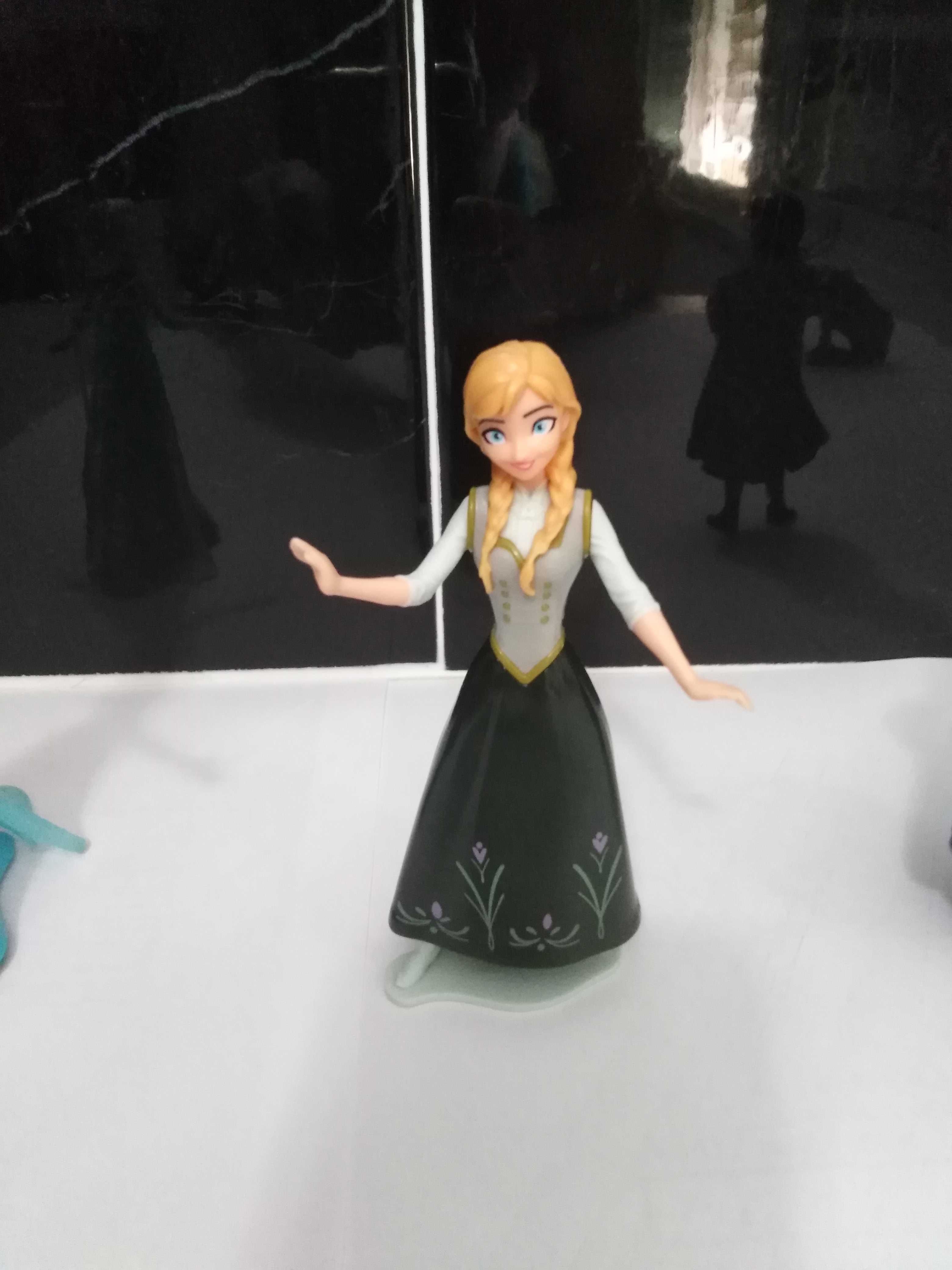 Conjunto de personagens/ figuras Frozen.