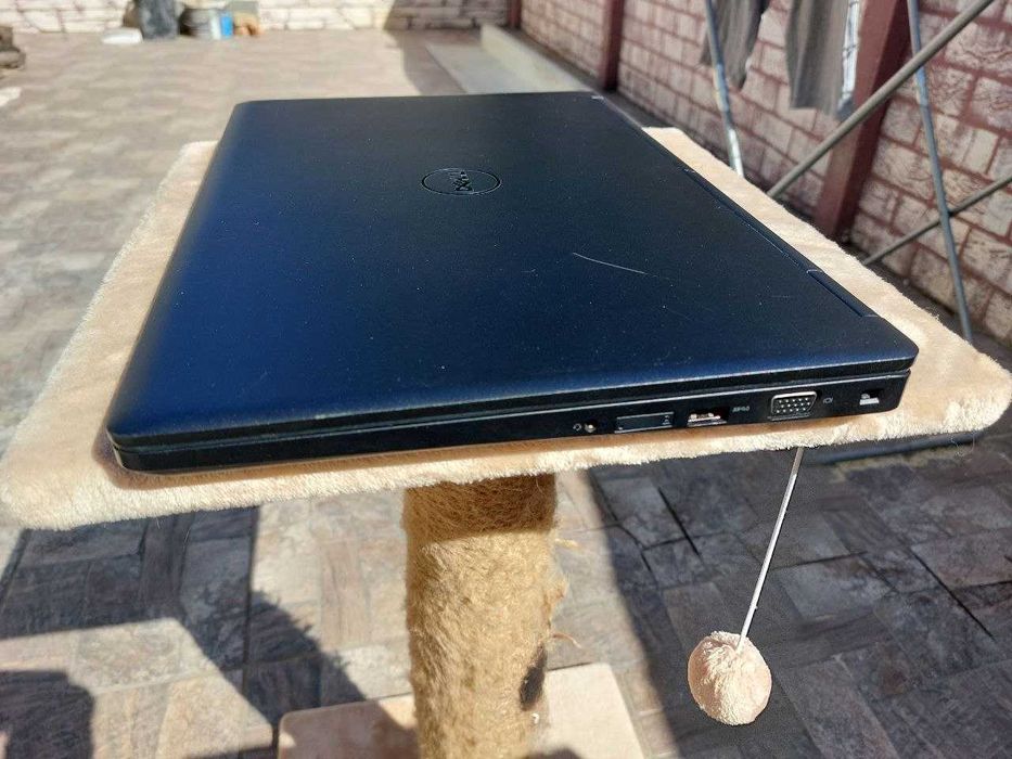 Ноутбук Dell Latitude 5580 i5-7200U 12/256SSD для офісу навчання, ігор