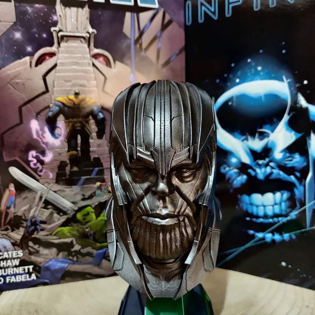 Busto  do Thanos