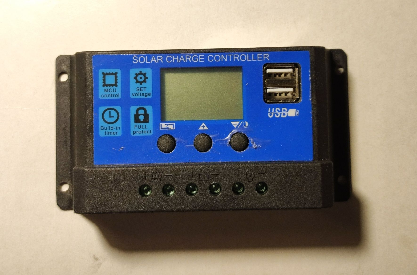 Solarny Kontroler ładowania akumulatorów 30A 12/24V PWM