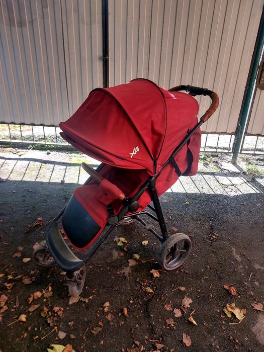 Прогулянкова коляска