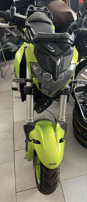 Benelli TNT 125 como nova