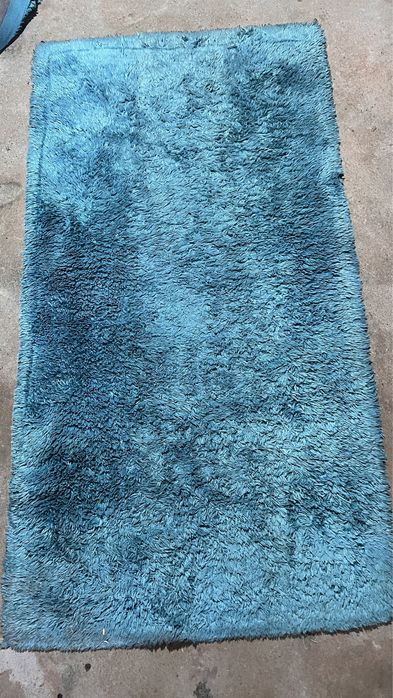 1 Carpete + 3 tapetes azul turquesa