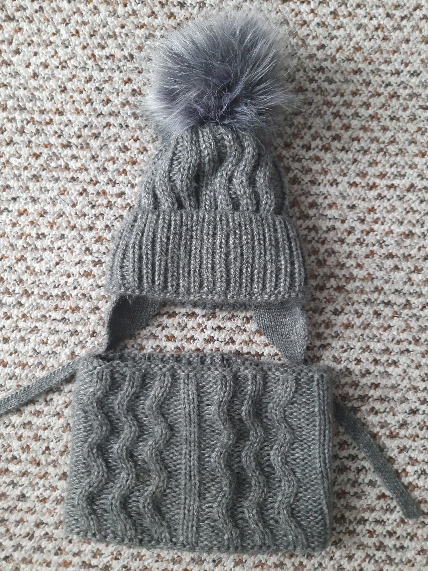 Зимова шапка з шарфом