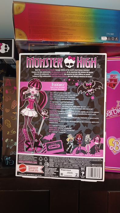 Creeproduction draculaura monster high