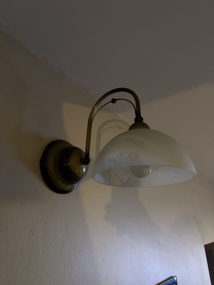 Sprzedam lampę z salonu moge za doplata sprzedac 2 kinkiety do niej