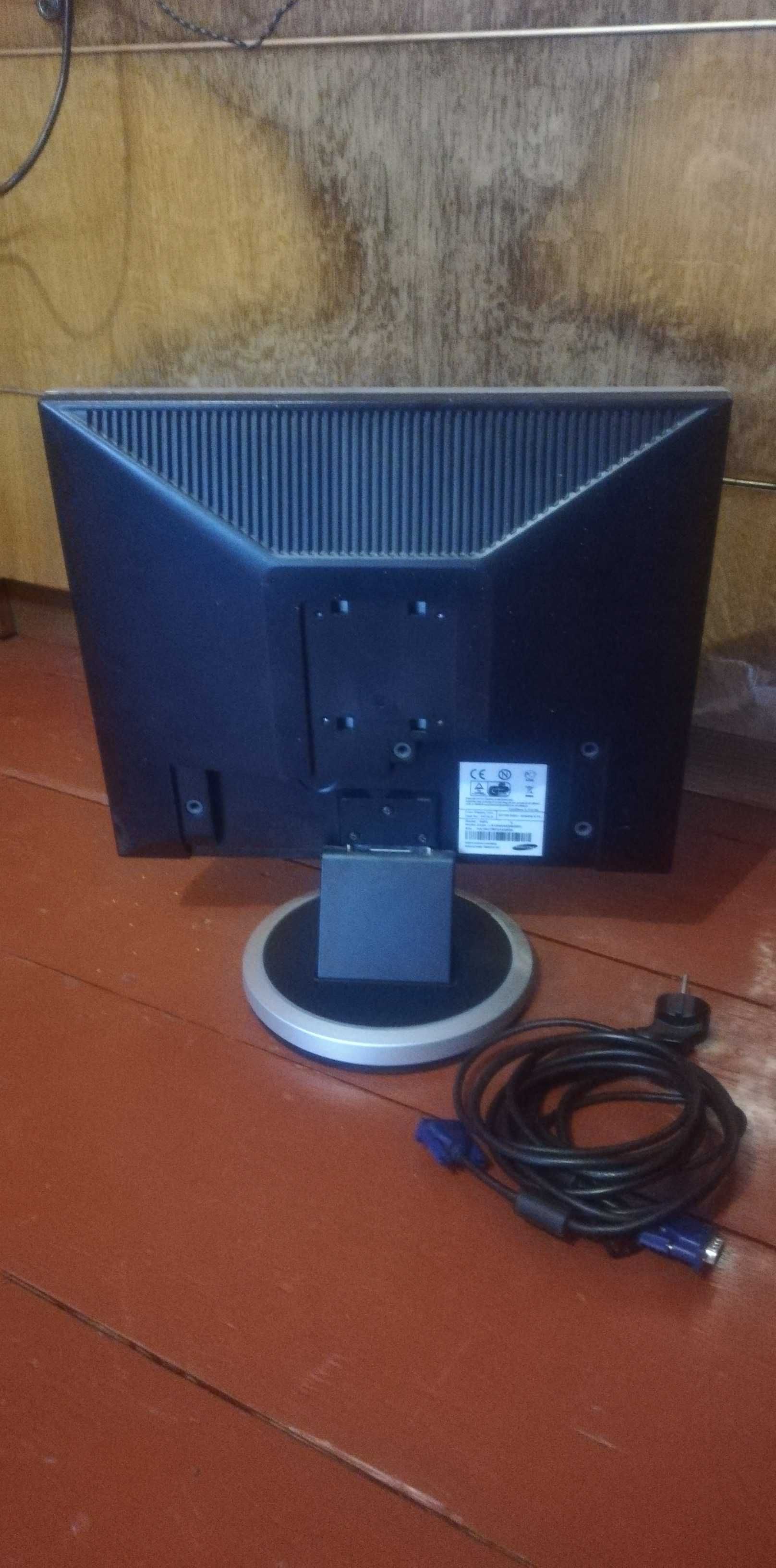 Монитор Samsung SyncMaster 940n